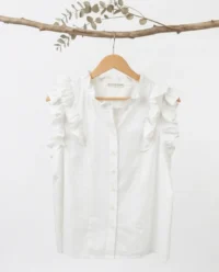 camisa blanca volantes hombro