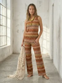 model conjunto estampado zigzag