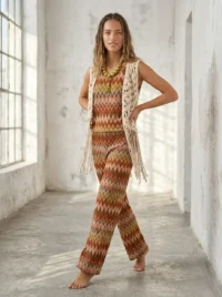 model econjunto estampado zigzag chaleco