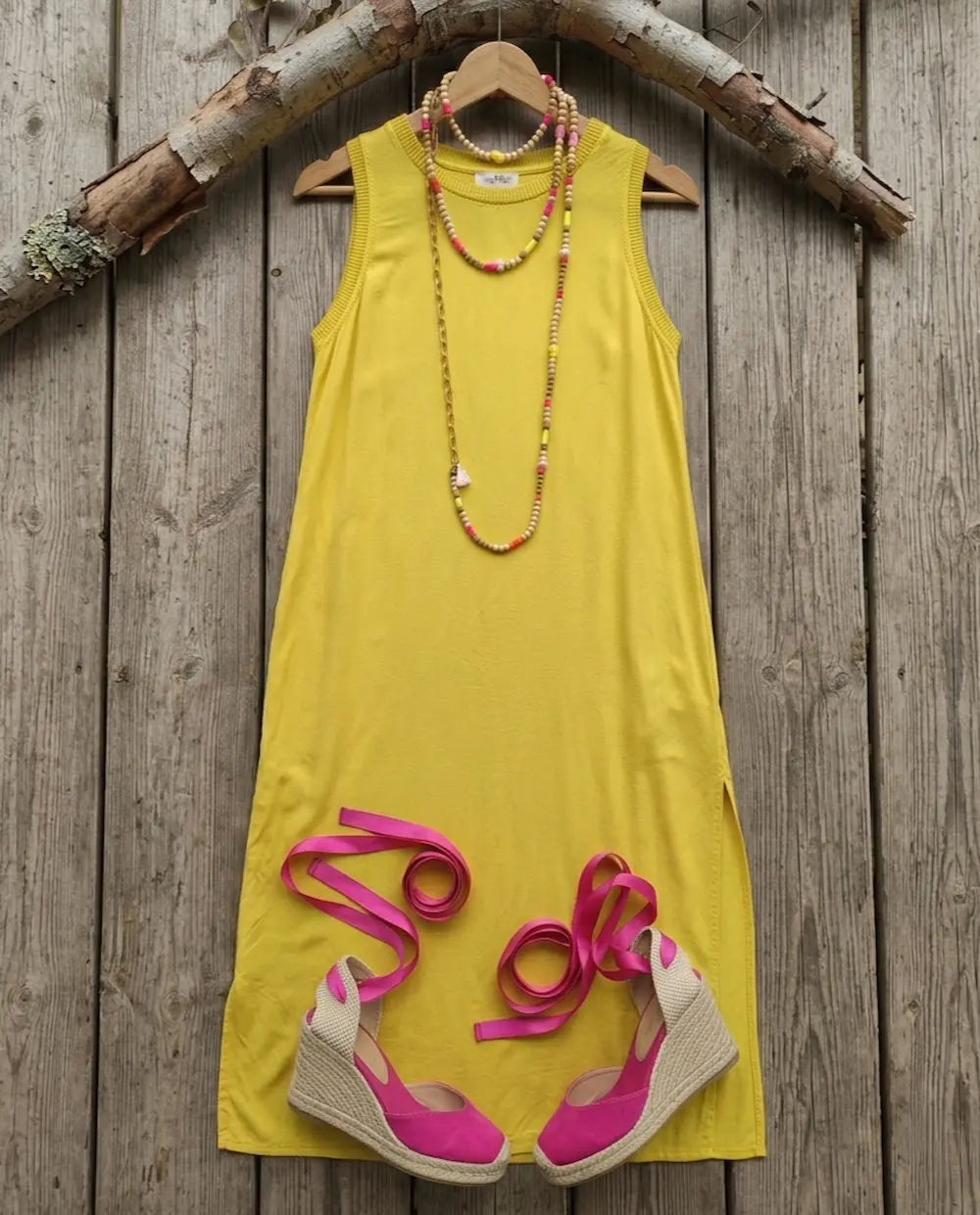 vestido amarillo saten